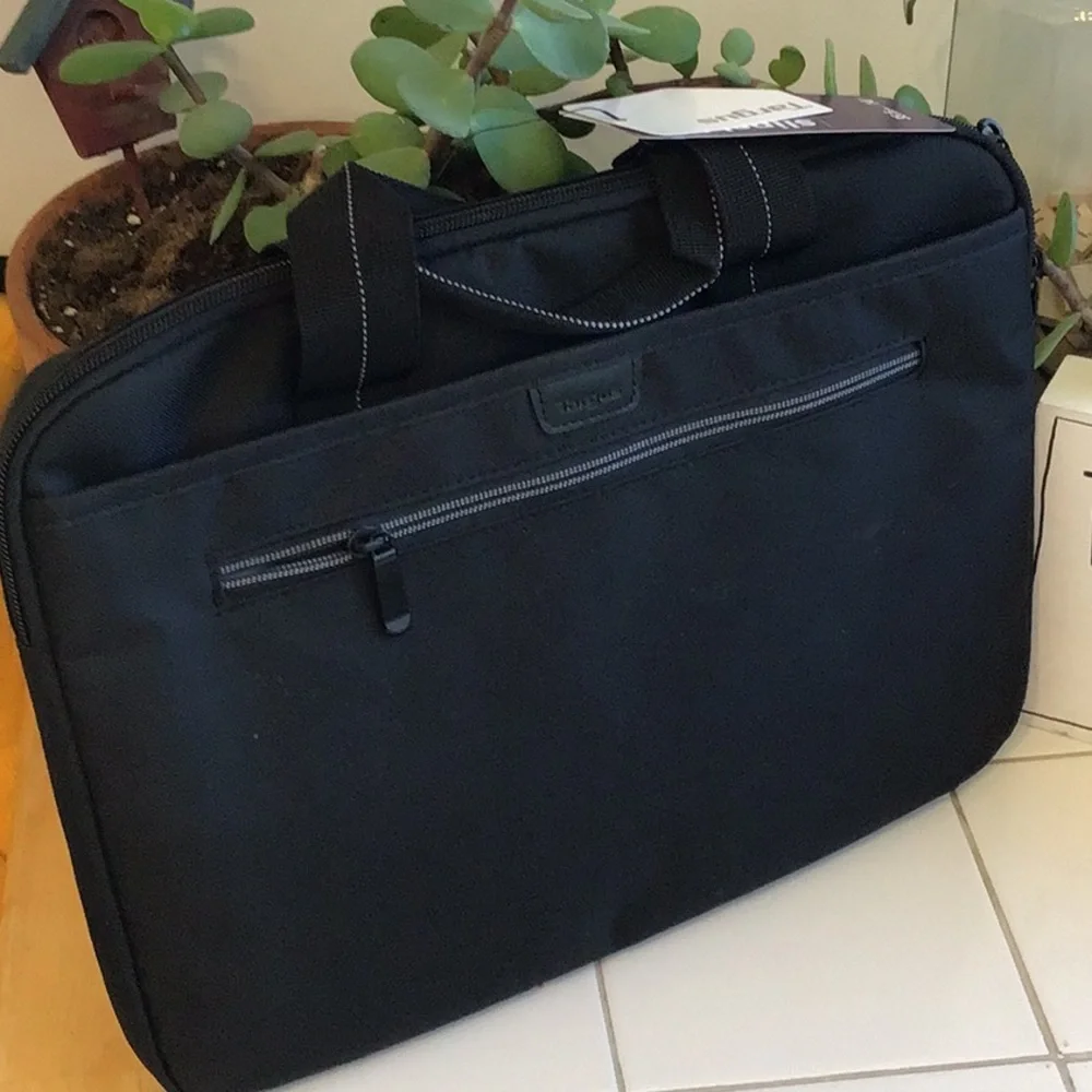 ‘Targas’ Slipkin Laptop Sleeve NWT